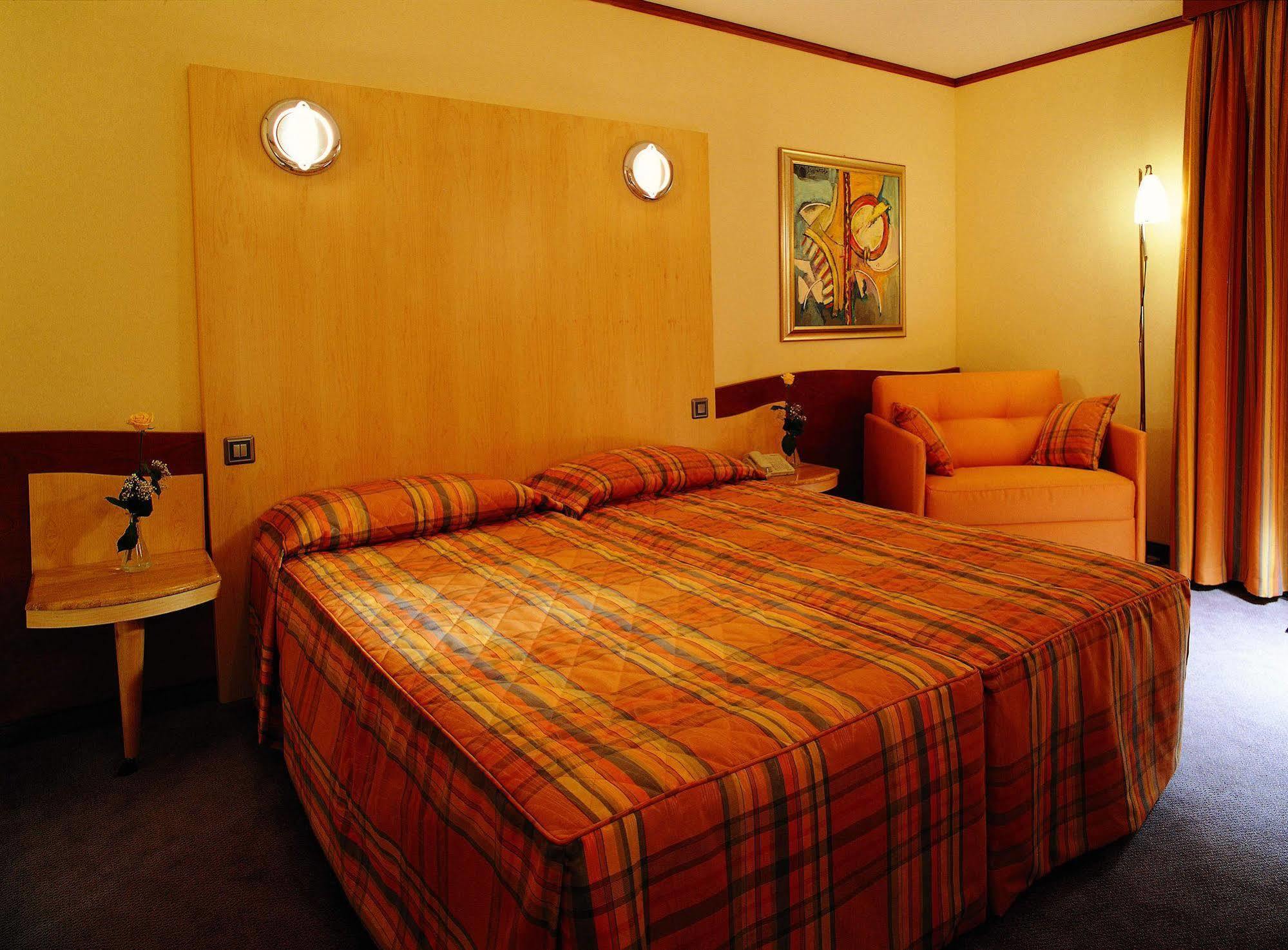Hotel Strasbourg Женева Номер фото